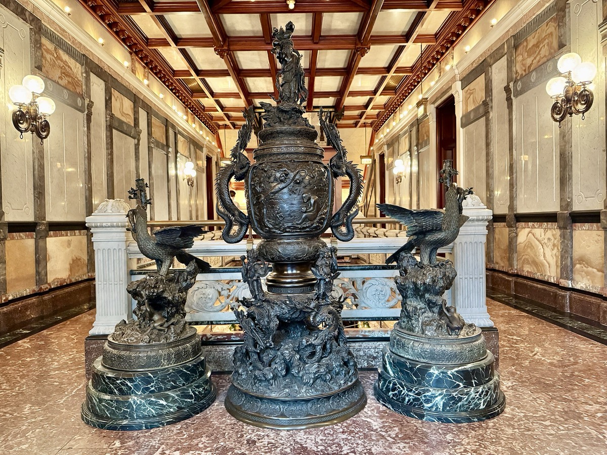 Vases & vessels